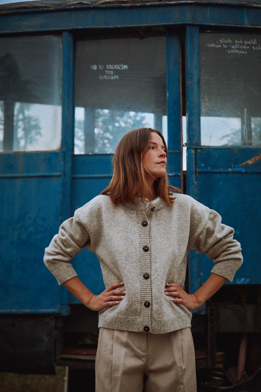 SANDRA Funnel-Neck Cardigan in Merino Wool - Beige. 100% cruelty- free and sustainable knitwear - L'envers