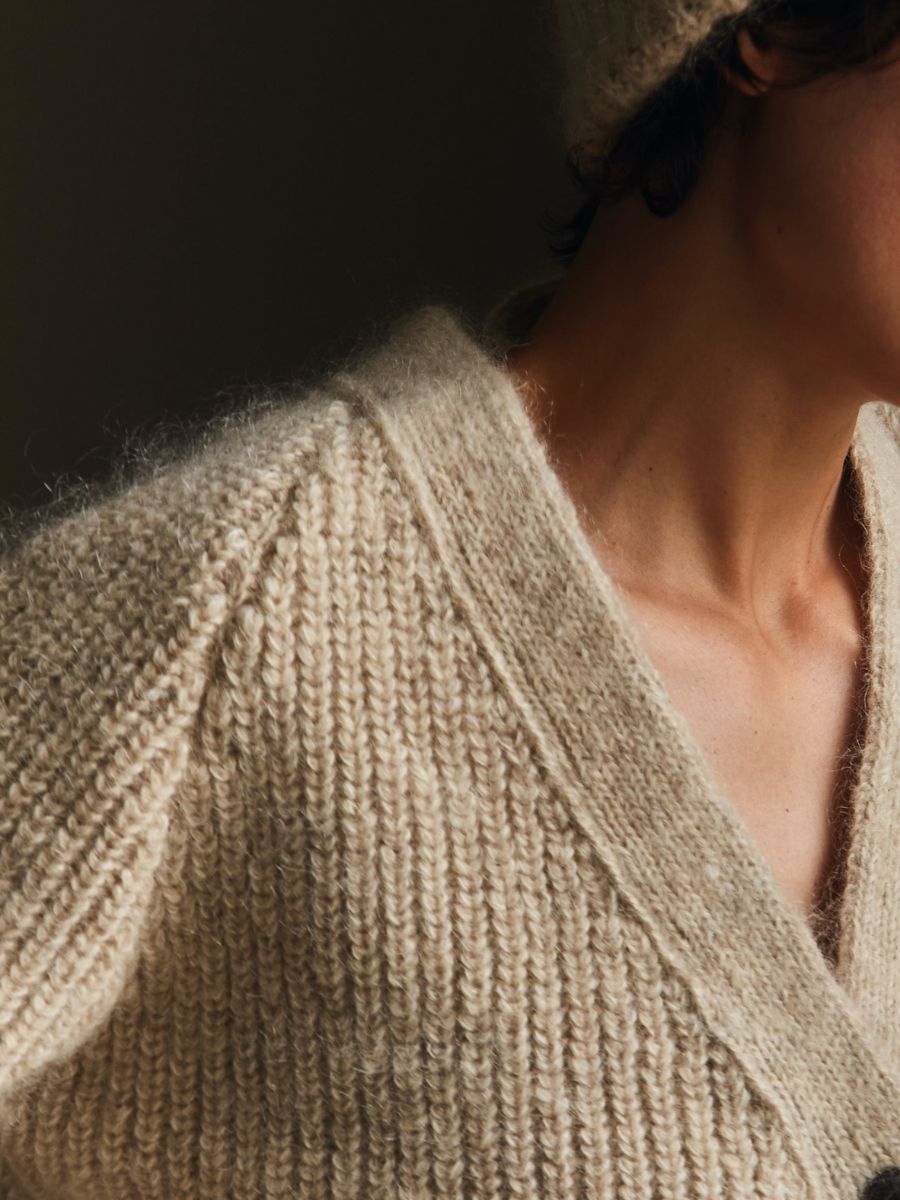 ANNA V-Neck Cardigan in Merino-Mohair Wool - Beige -100% cruelty free merino wool -  Spanish Merino Wool Cardigan - L'Envers details