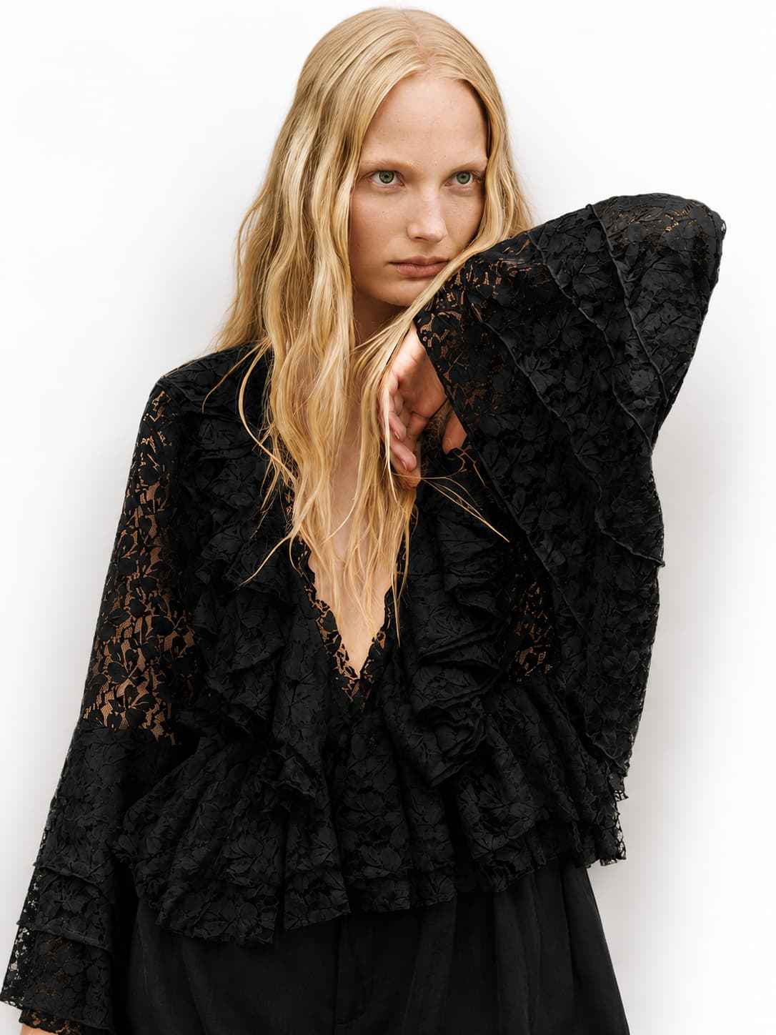LACE BELLA BLOUSE BLACK