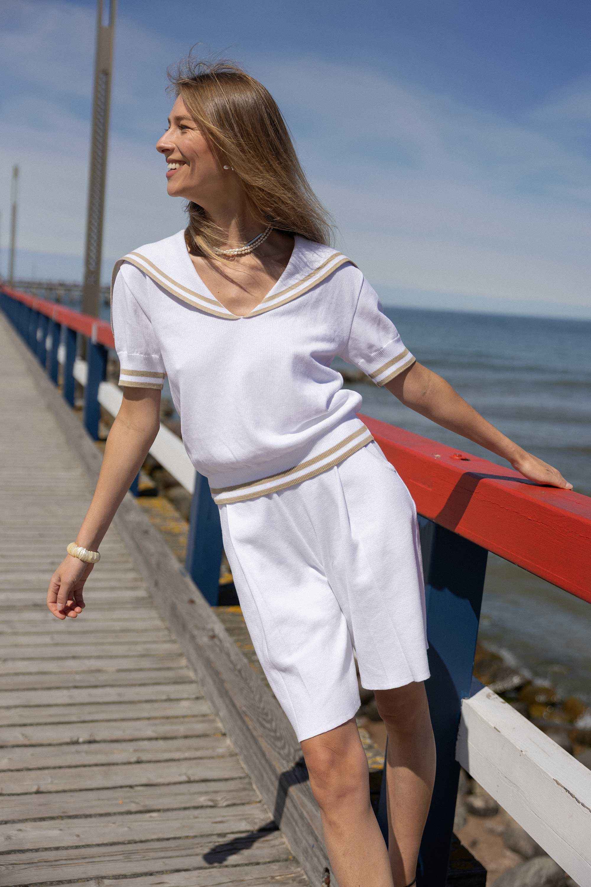 Vento Bermuda shorts White