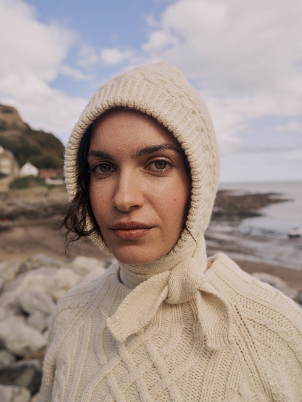 Whitby Bonnet in Ecru