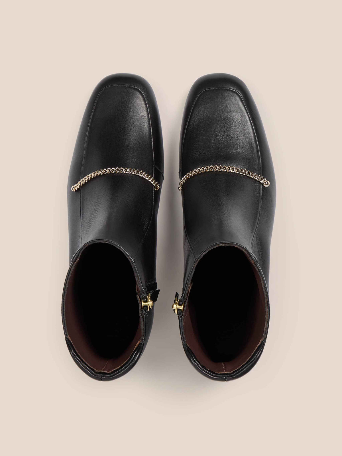 Russet Black