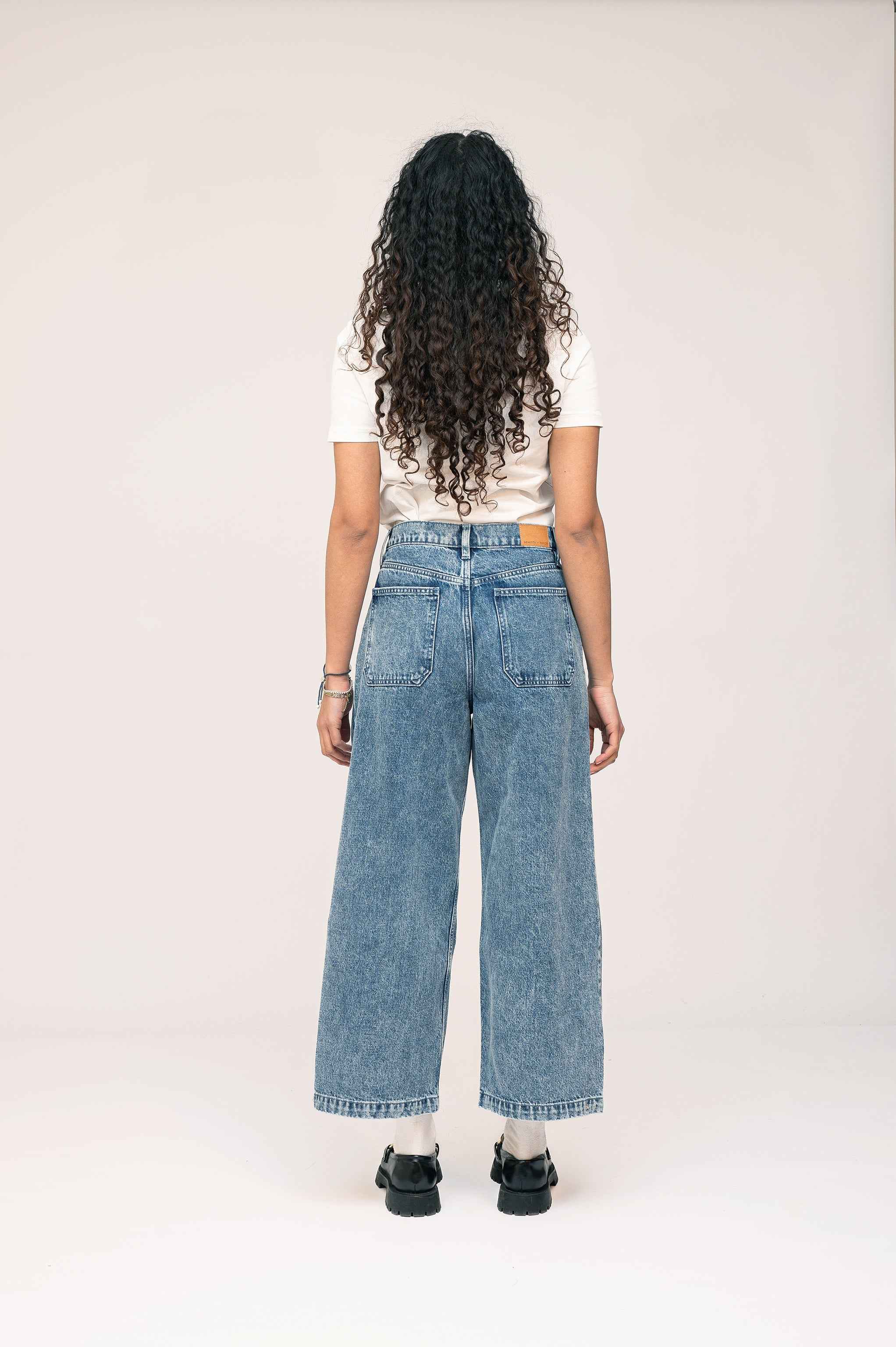 Aisha Pant In Newport