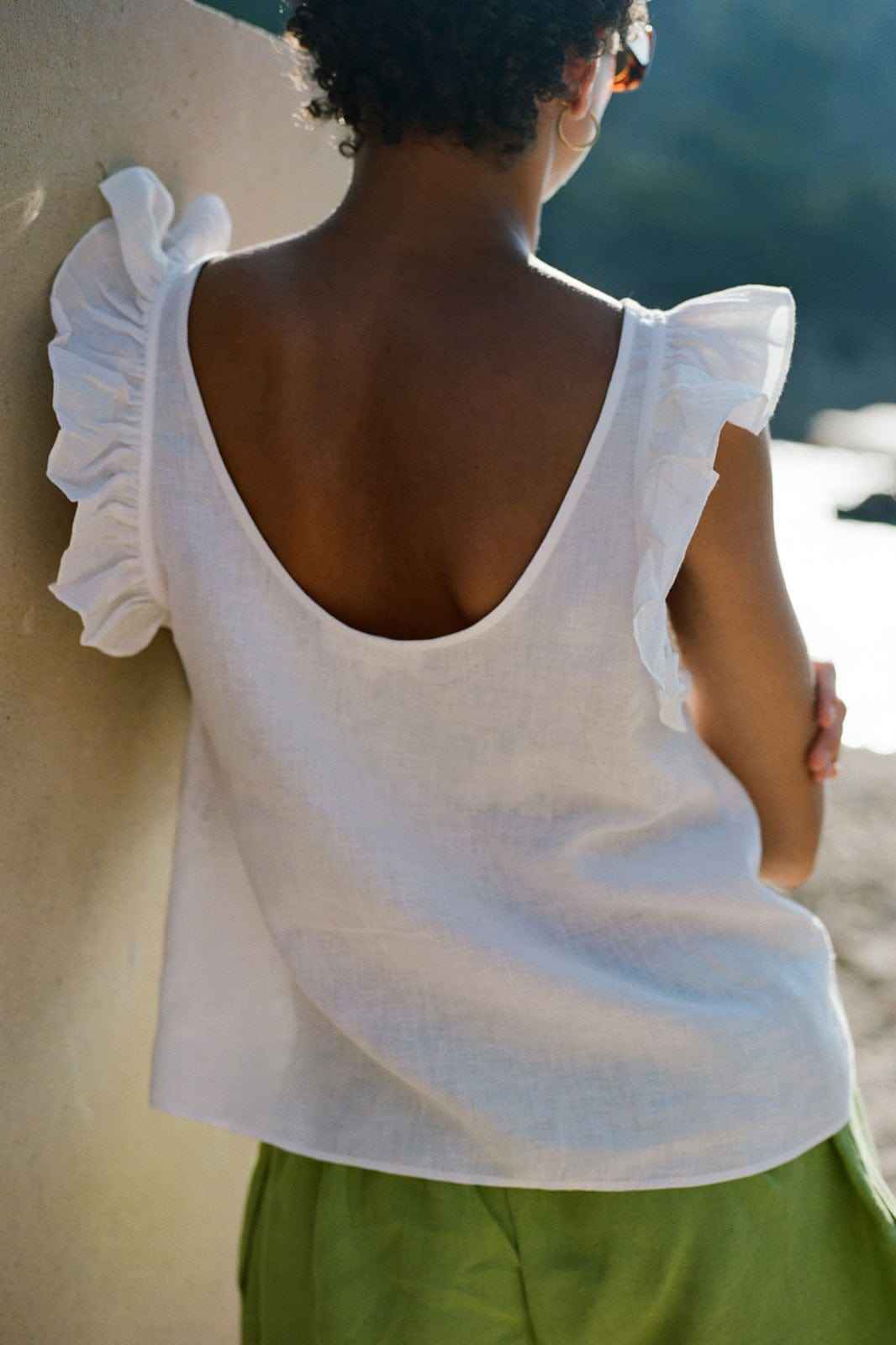 The Jeanne Ruffled Top in white